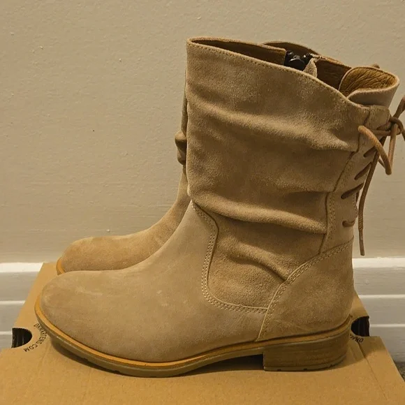 Sofft Sharnell Low Tan Suede Boots - Picture 6 of 17